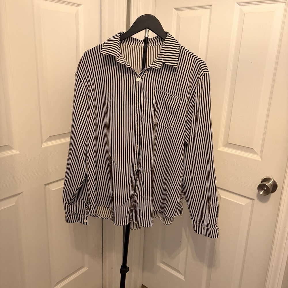 Oversized Vertical Black White Stripe Button Down Shirt 2XL Casual Boyfriend EUC